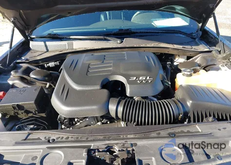 2023 Chrysler 300 300S z USA, uszkodzony, nr VIN 2C3CCABG2PH573139